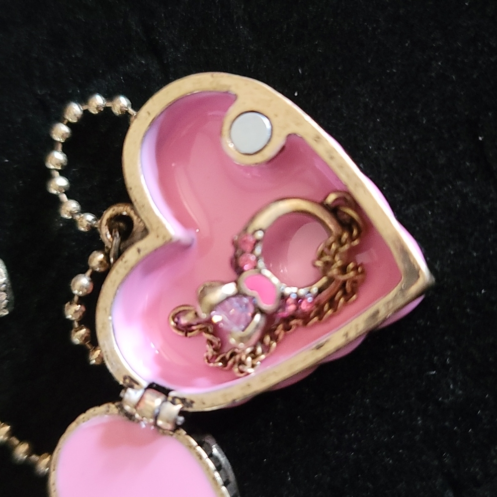 NWT Heart Locket (opens) by Betsey Johnson - Picture 9 of 11